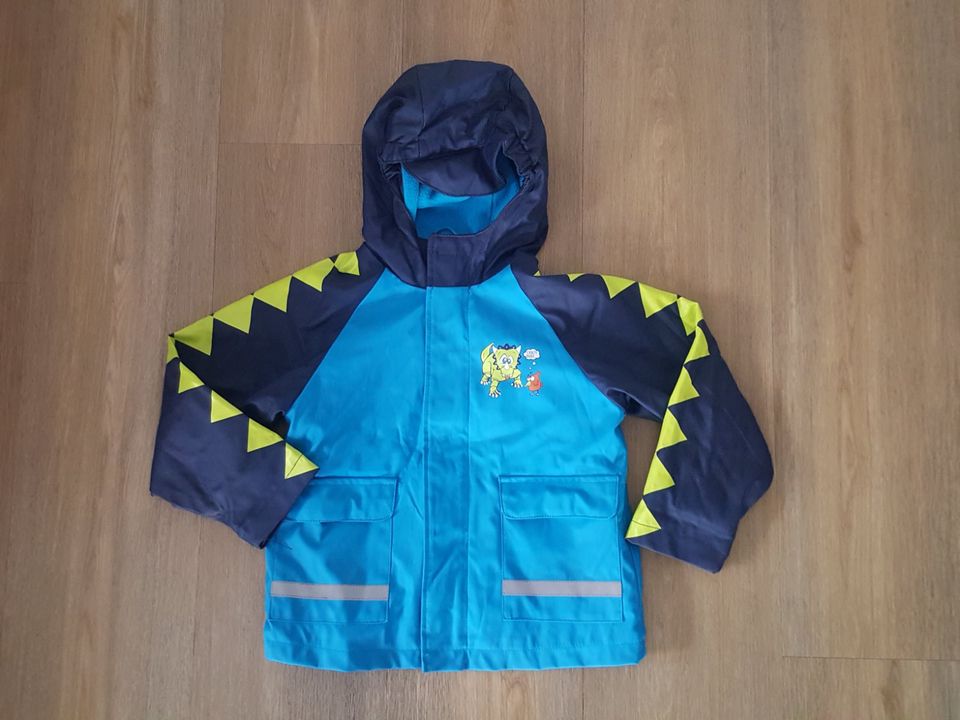 Regenjacke Matschjacke Jacke Jungen gefüttert 104 110 in Baden-Württemberg  - Freiburg im Breisgau | eBay Kleinanzeigen ist jetzt Kleinanzeigen