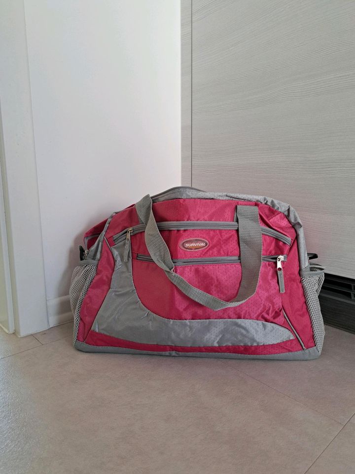 Tragetasche Sporttasche Reisetasche Tasche in Crivitz