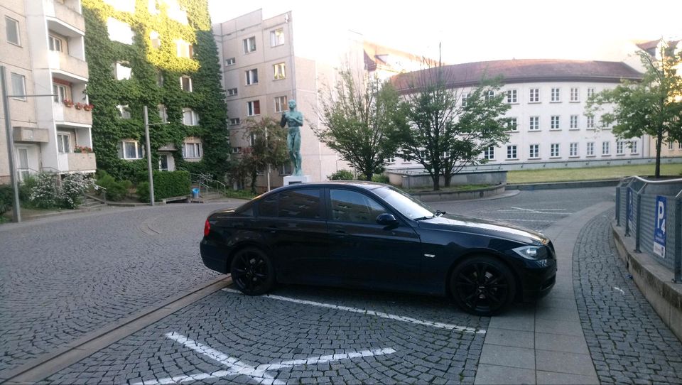 BMW E90 320i in Halle