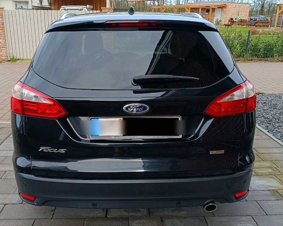 Ford Focus Turnier Titanium 150ps TOP in Saerbeck