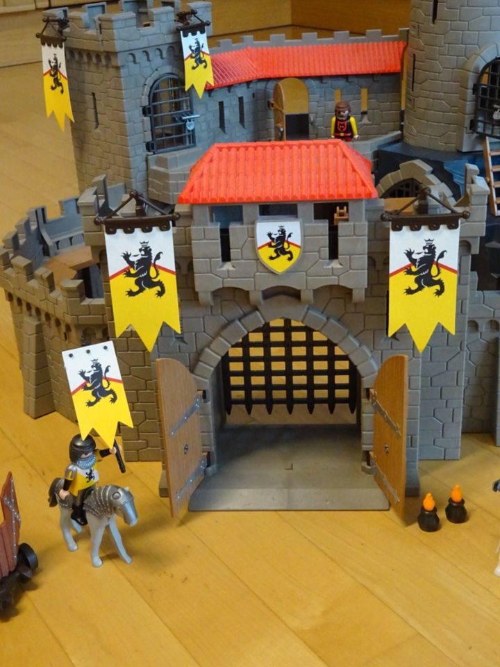 *RESERVIERT* PLAYMOBIL Große Löwenritterburg 4865 (Ritterburg) in Neumarkt i.d.OPf.