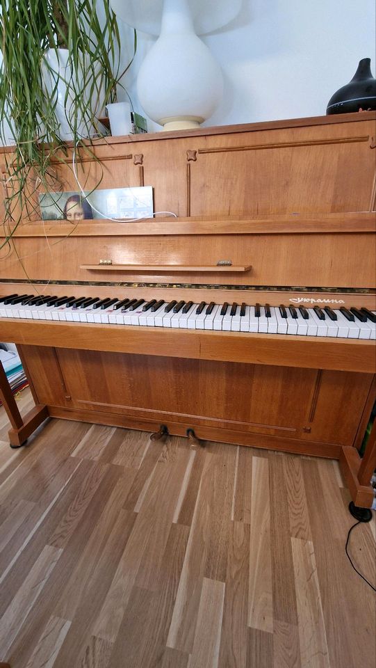 Klavier ,,Ukraina'' in Landshut