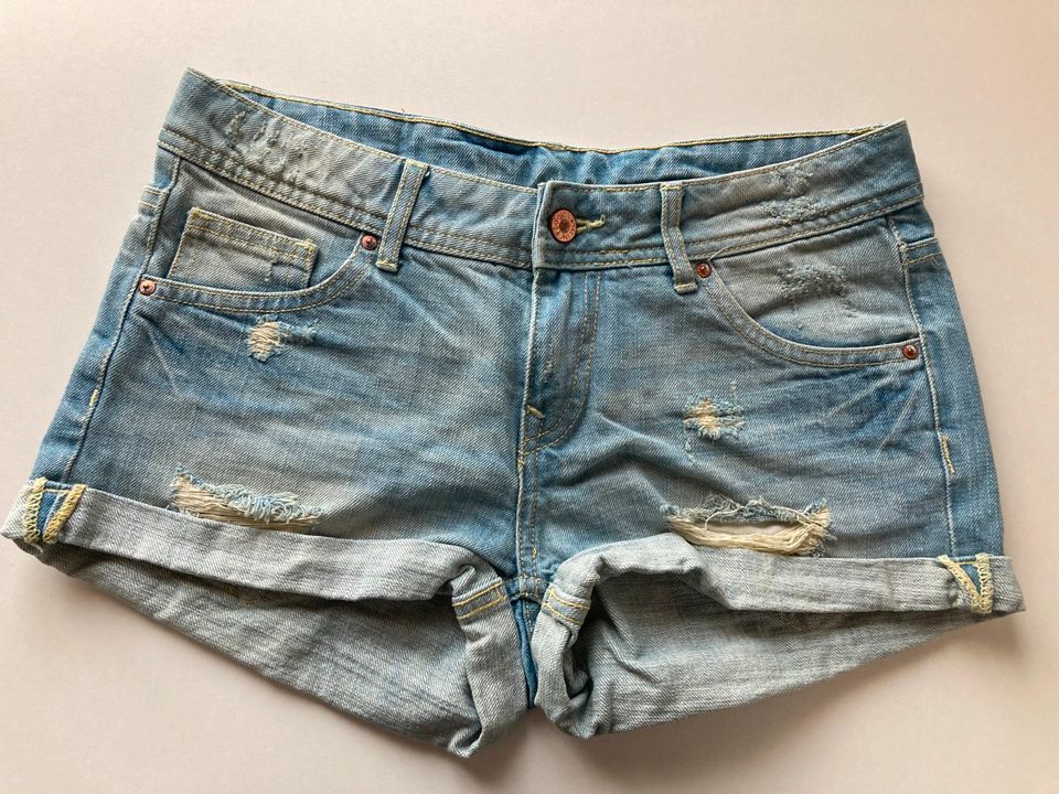 Damen Shorts Jeans H&M Größe 36 in Bodenheim