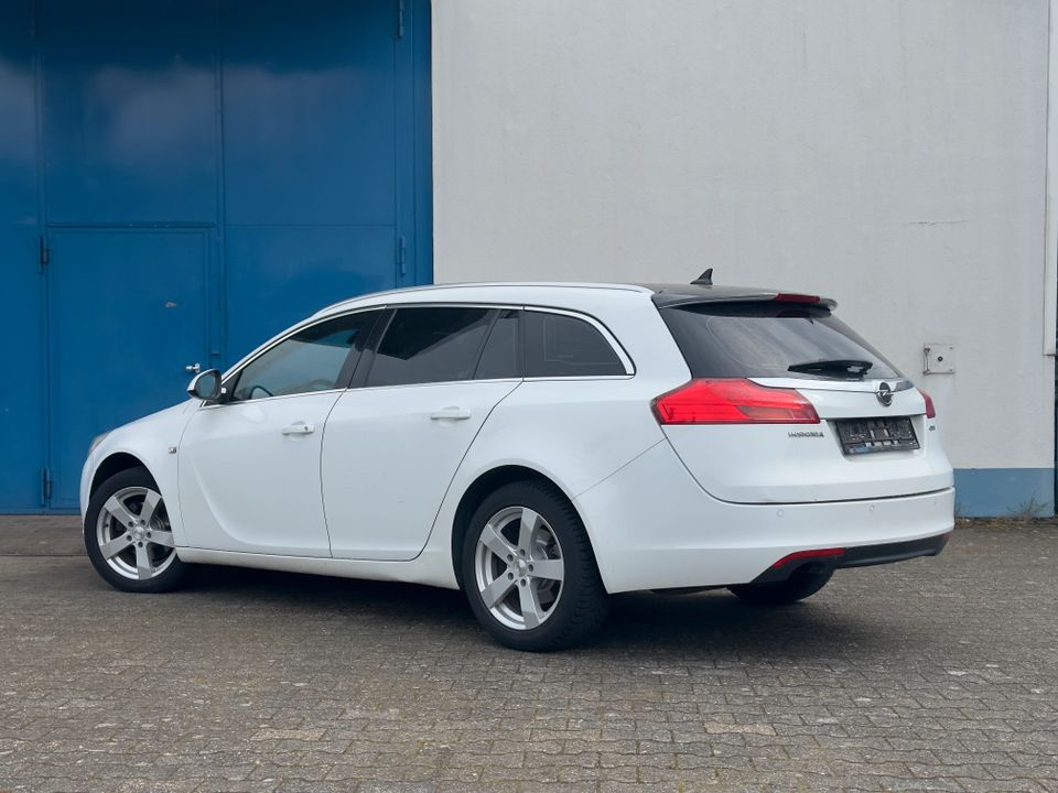 Opel Insignia 2.0 Design Edition in Köln