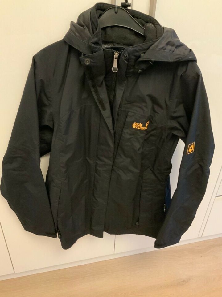 Jack Wolfskin Funktionsjacke, tailliert, Gr. M, viele Taschen in Essen