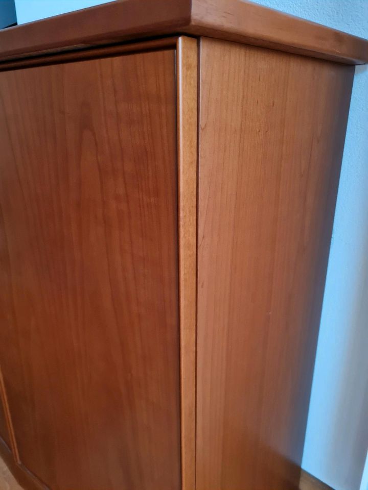 Kommode Sideboard Kirsche massiv in Dürnau