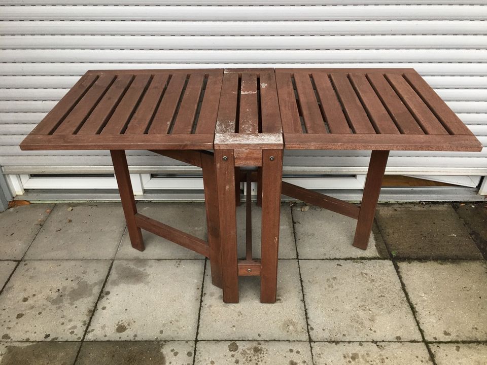 Klappbarer Tisch Ikea Äpplarö für Balkon Terrasse mit Hocker in