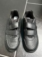 NEU, Kinder Sportschuhe Schuhe Freizeitschuhe schwarz Größe 32 Rheinland-Pfalz - Bad Kreuznach Vorschau