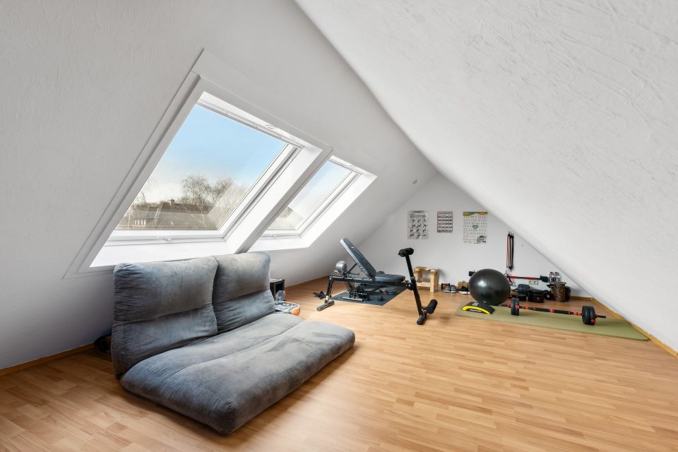 Top-gepflegte vermietete 4 Zimmer-Maisonette-Wohnung mit Garage in ruhiger Lage von HH-Marienthal in Hamburg