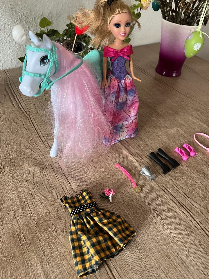 Barbie mit Pferd in Brieselang