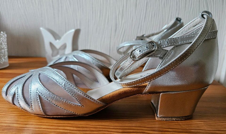 Anna Kern Tanzschuhe Fabienne Silber Gr. 7 Neu in Haiger