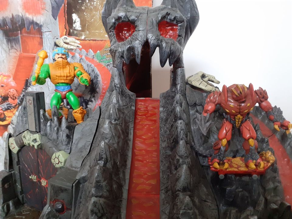 Gormiti Vulkan Playset groß in Köln