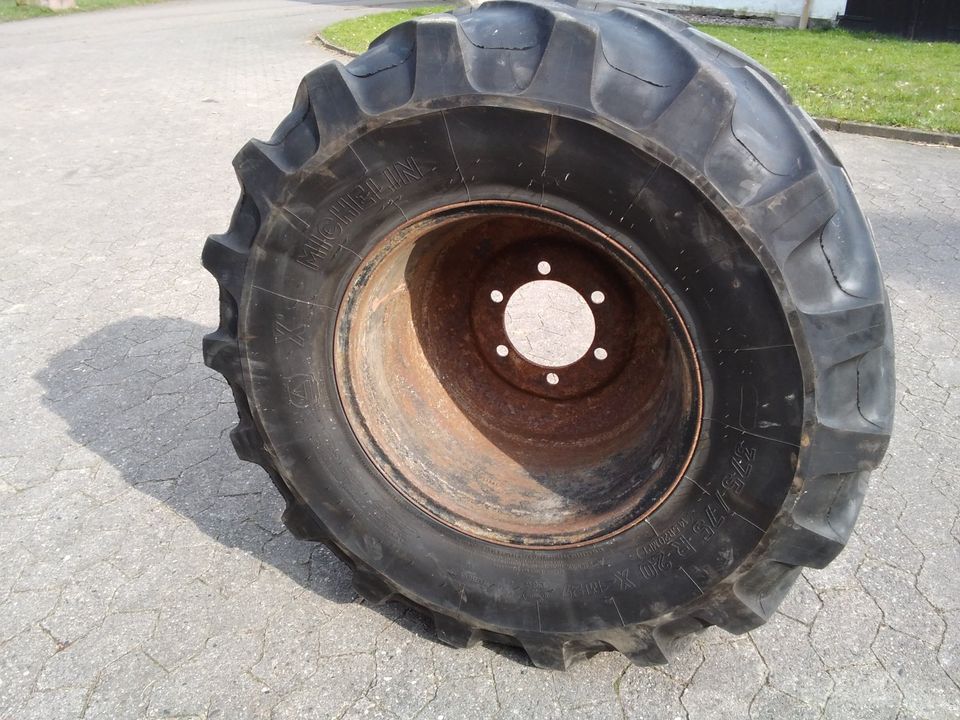 Traktor Schlepper Rad Komplettrad 375/75 R20 (14.5R20) in Bodenwerder