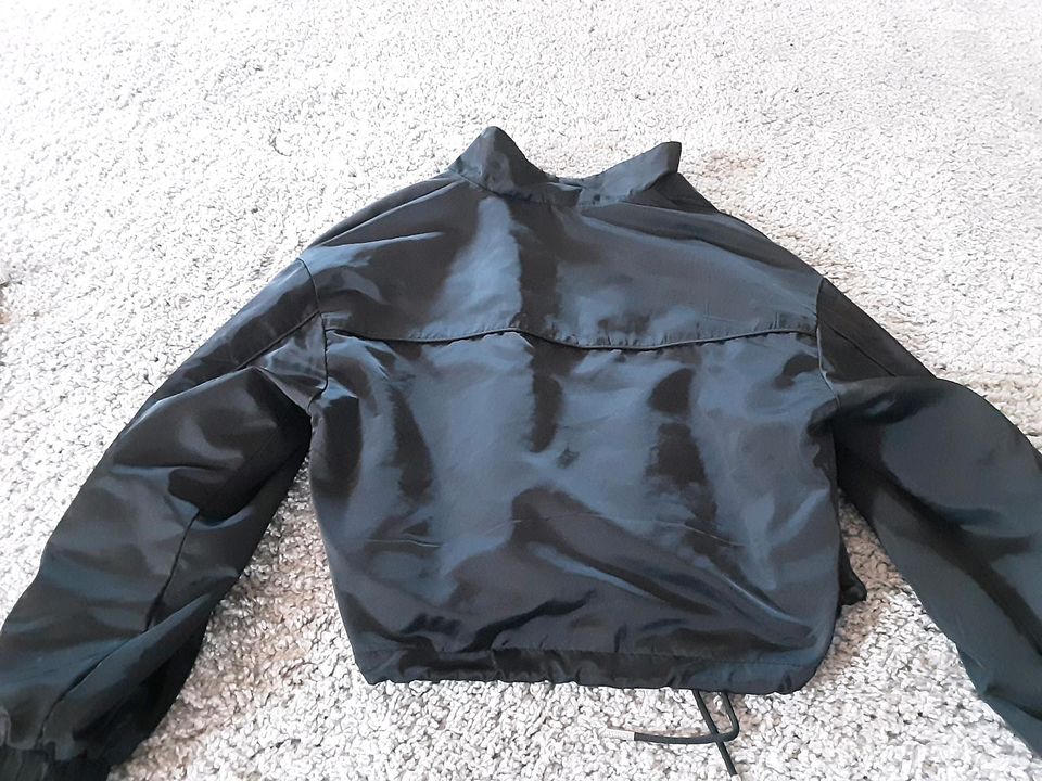 Leichte Übergangsjacke Jacke Bershka 38 M schwarz in Heidesheim