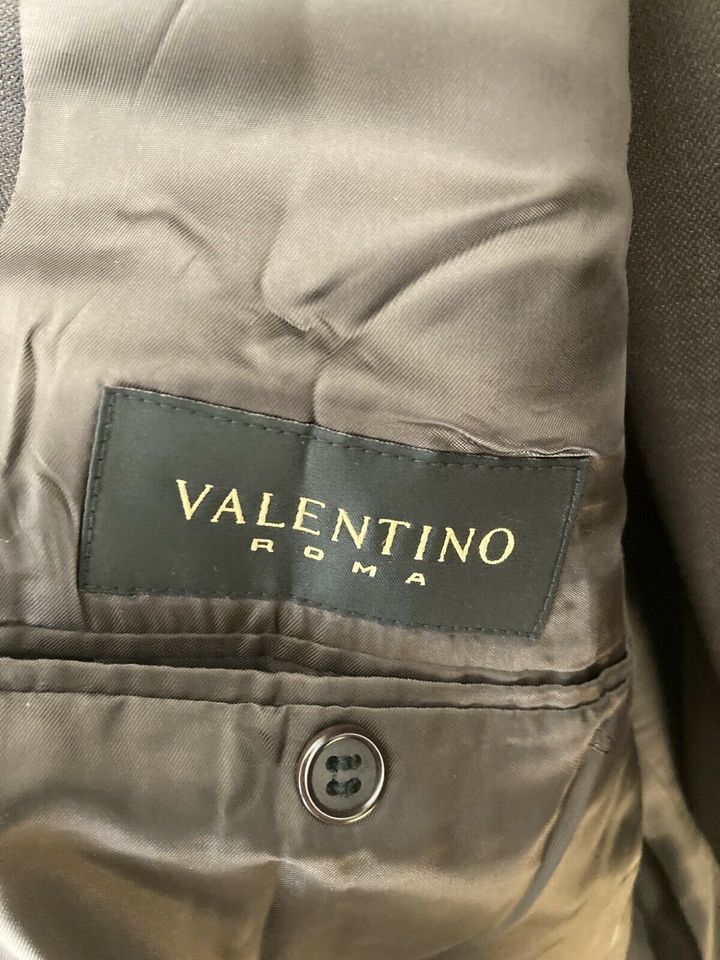 Luxus italienischer Anzug Valentino Roma Größe 54 Dunkelbraun in Breidenbach (bei Biedenkopf)