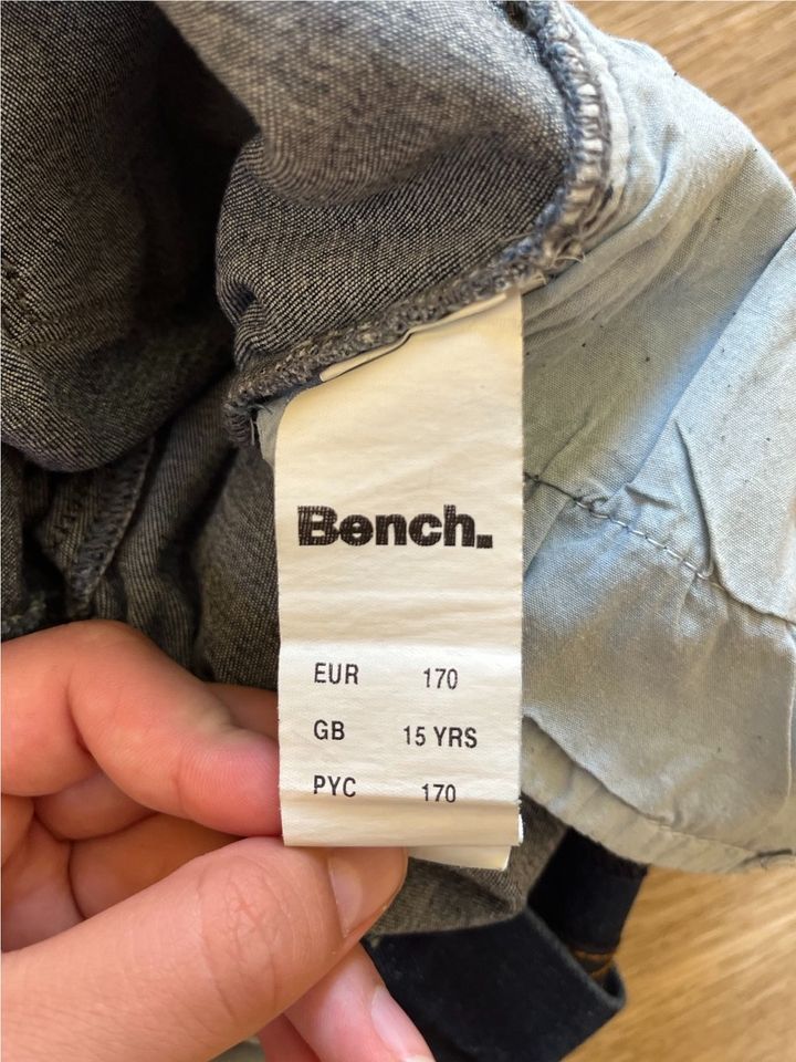 kurze Jeans von Bench in Gera