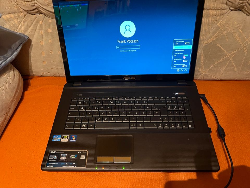 Laptop Asus 17 Zoll in Coswig