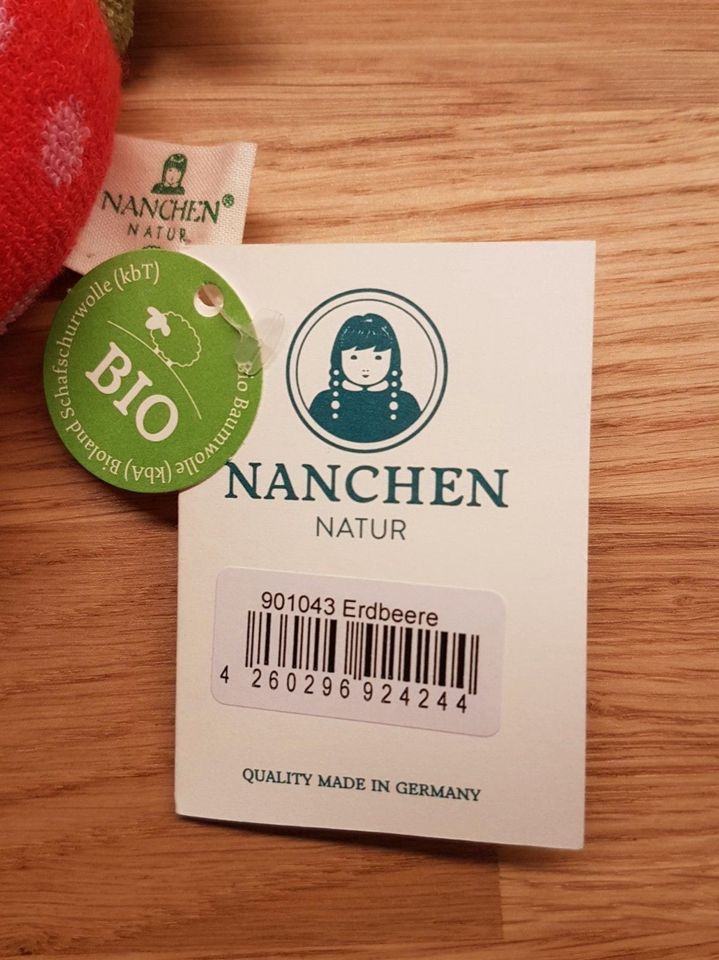 Nanchen Natur Erdbeere Greifling Rassel Bio NEU in Geldern