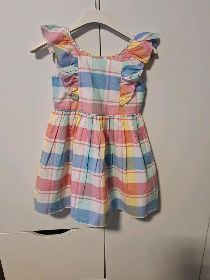 Kleid wie Neu Gr 104 in Berlin