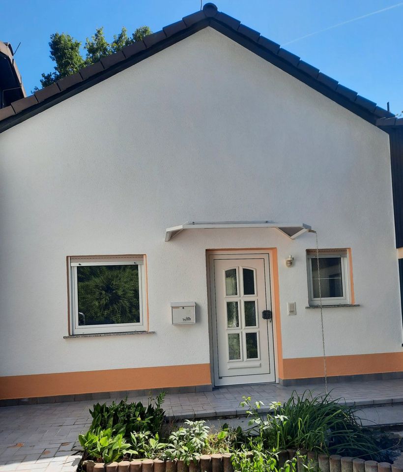 Eigentumswohnung / Haushälfte in ruhiger, sonniger Lage in Schneckenlohe