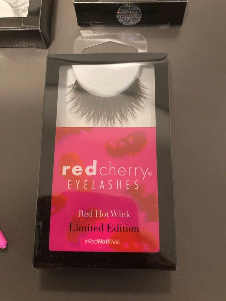 RedCherry Eyelashes unechte Wimpern Wimpernkranz u. Zubehör in Wittenförden