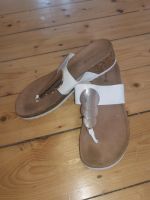 Weiße Sandalen Flip Flops 38 Goldene Deko Elemente Nordrhein-Westfalen - Soest Vorschau