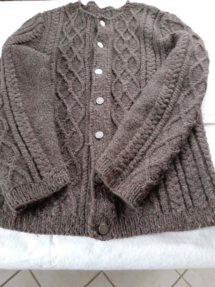 Herren Trachtenjacke, Größe M, handgestrickt in Rattiszell