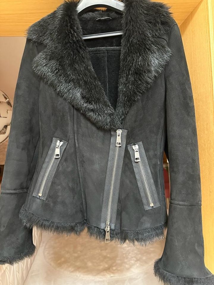 Burberry BRIT Wildlederjacke mit Fell schwarz Gr.42 in Filderstadt