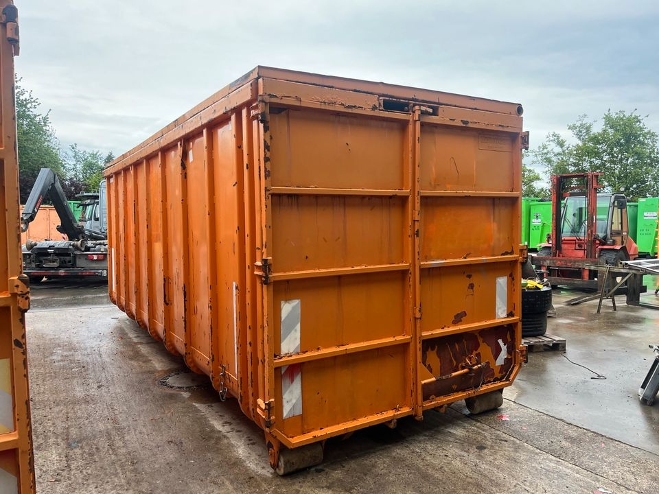 Abrollcontainer Beringer 32cbm mit Deckel 5500€ netto in Pliening