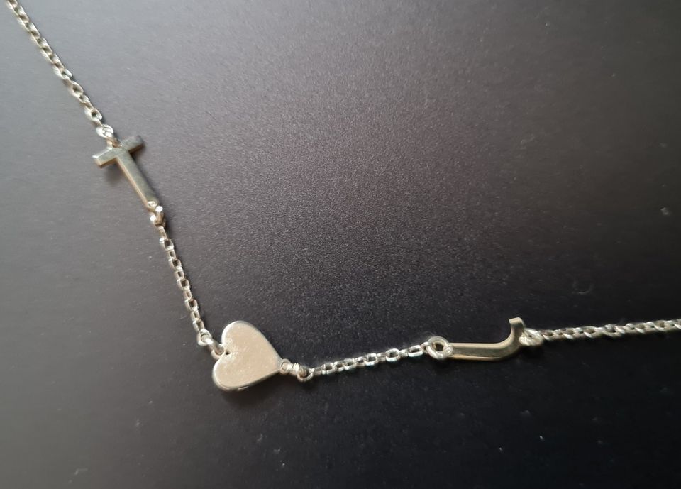 Kette aus Silber mit Buchstaben T & J ***NEU*** in Bad Lauchstädt