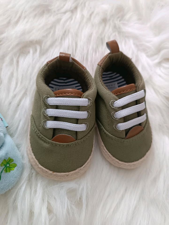 Baby Schuhe Stoffschuhe blau "die lieben Sieben" und grün in Hannover