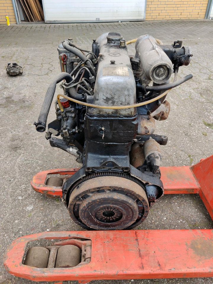 Mercedes Benz 200d 615 Motor inkl. Anbauteile in Wiefelstede