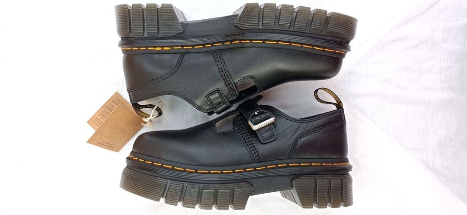 Neu Dr Martens Audrick T Bar Sommerschuhe Plateau Sandalen Gr. 41 in Frankfurt am Main