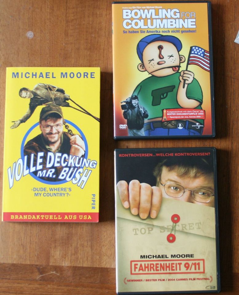 Michael Moore 3x DVD Fahrenheit 9/11 Bowling for Columbine + Buch in Marl