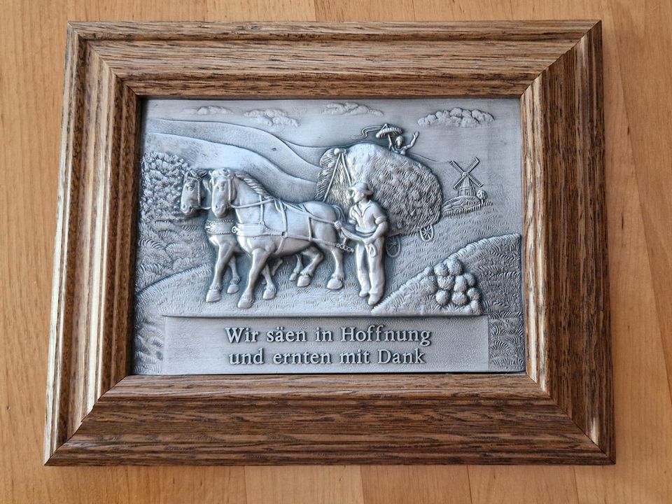 Zinn Reliefbild, gerahmtes Bild (Holzrahmen) mit Spruch. in Augsburg