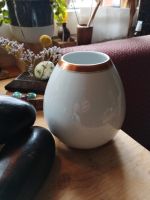 zauberhafte bauchige weiße Vase mit Goldrand Niedersachsen - Scharnebeck Vorschau