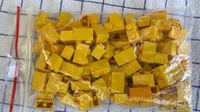 100 gelbe Lego Steine 1x2 gebraucht Brandenburg - Michendorf Vorschau