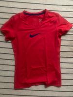 Rotes T-Shirt von Nike dri-fit Bayern - Landshut Vorschau