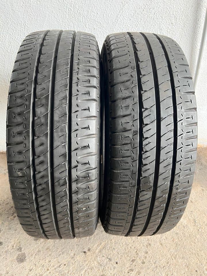 2x 205 65 R16C 107/105T Sommerreifen Michelin 7mm DOT:1117 NP:340 in Meschede