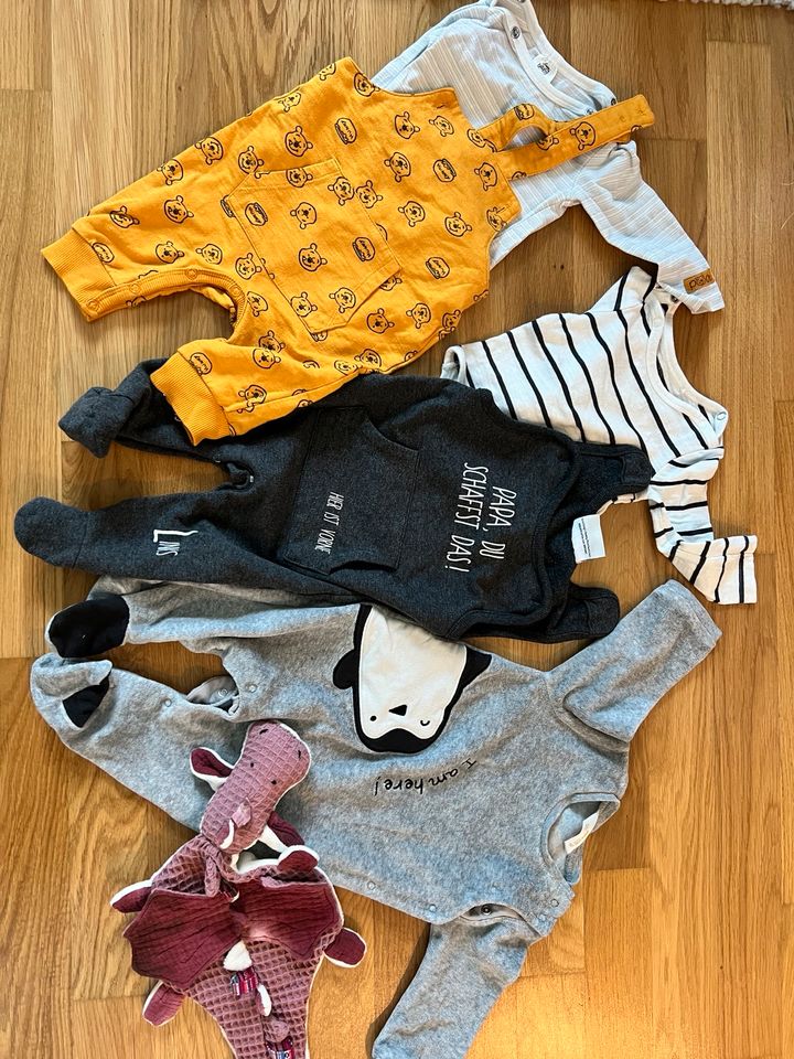 Strampler/ Babysachen 62 Mädchen/ unisex in Nörten-Hardenberg