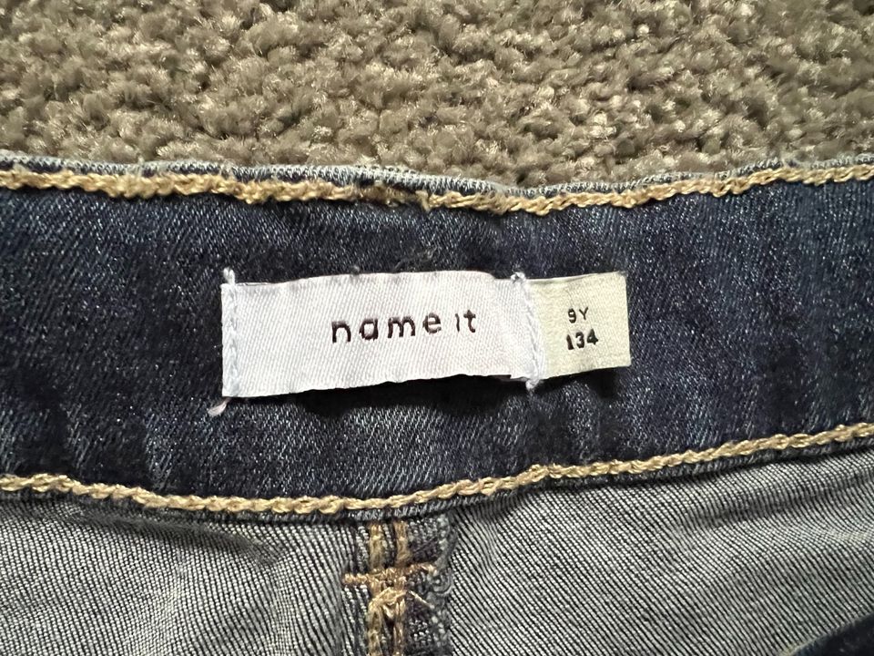 Gr. 134 * Neuwertige NAME IT Jeans Shorts * Mädchen * kurze Hose in Berlin