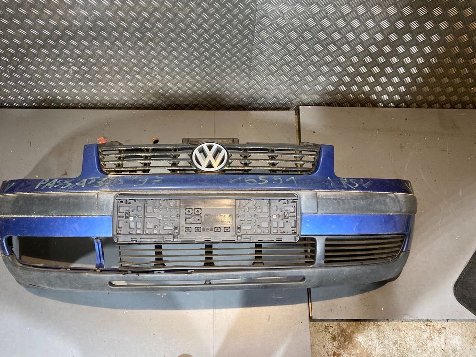 Frontschürze Stoßstange vorn VW Passat 3B LR5V 16591 in Buko