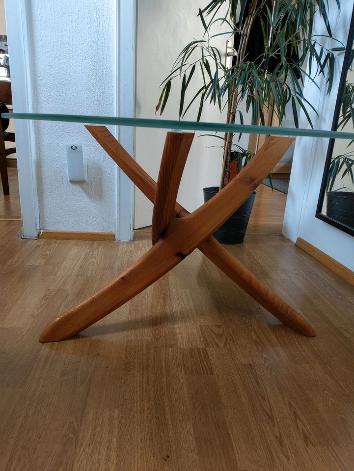 Couchtisch / Coffee Table, Massivholz, gehärtete Glasplatte in Frankfurt am Main