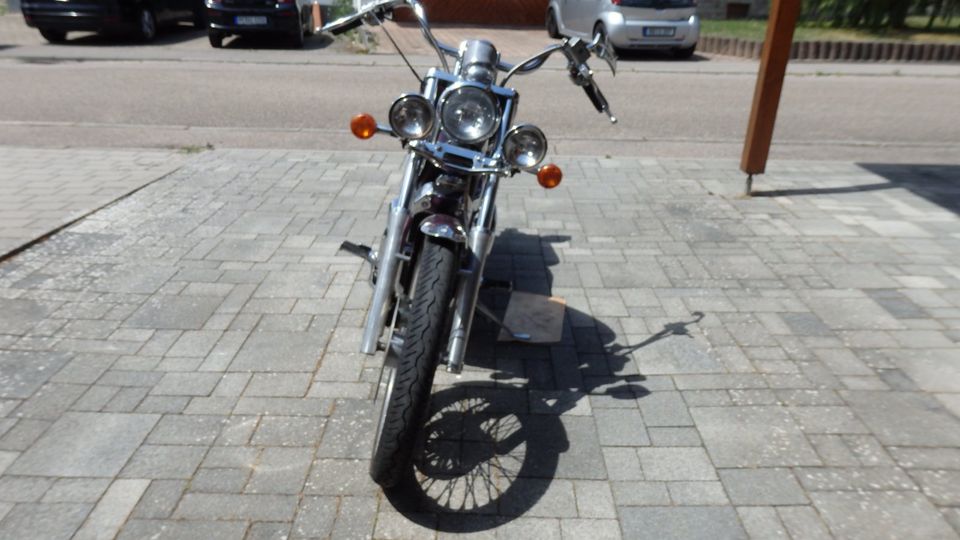 SUZUKI INTRUDER 750 in Tiefenbronn