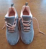 Sneaker / Trainingsschuh Tchibo neu Größe 39 Dresden - Blasewitz Vorschau