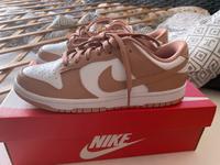 Nike Dunk low Rose Neu!! Ge 40.5 Hessen - Gründau Vorschau