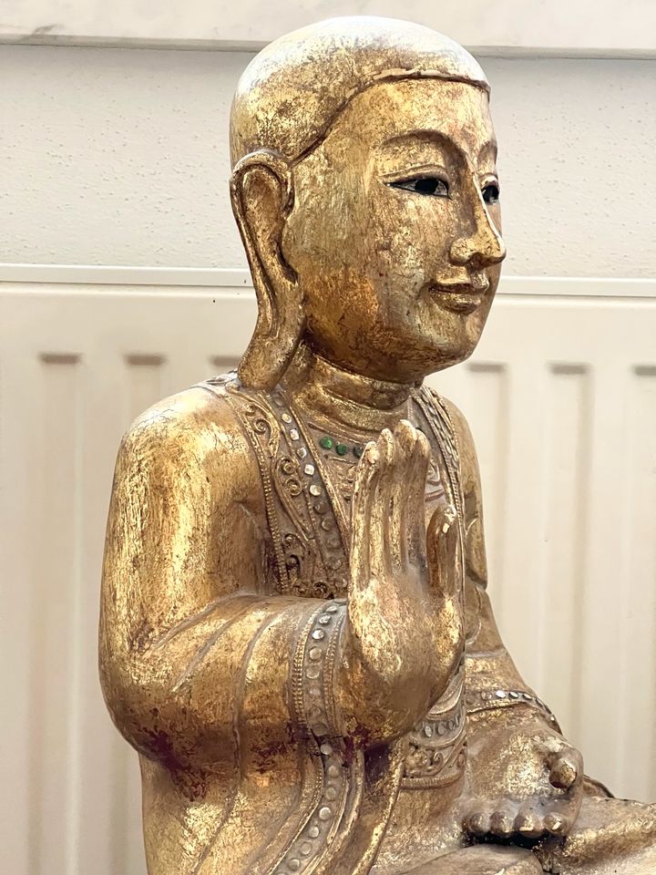 Wunderschöner Holzbuddha mit Blattgold aus Thailand. 46cm in Neufahrn