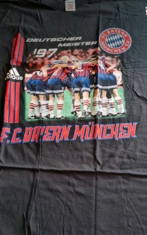 Adidas FC Bayern München-Verschieden T-Shirt's in Berlin