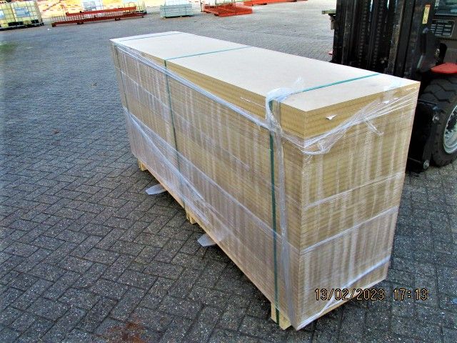 24 St. MDF Platten, neu, 2. Wahl, 2,77 x 0,56 m, 18 mm, 38,78 m² in Neuenhaus