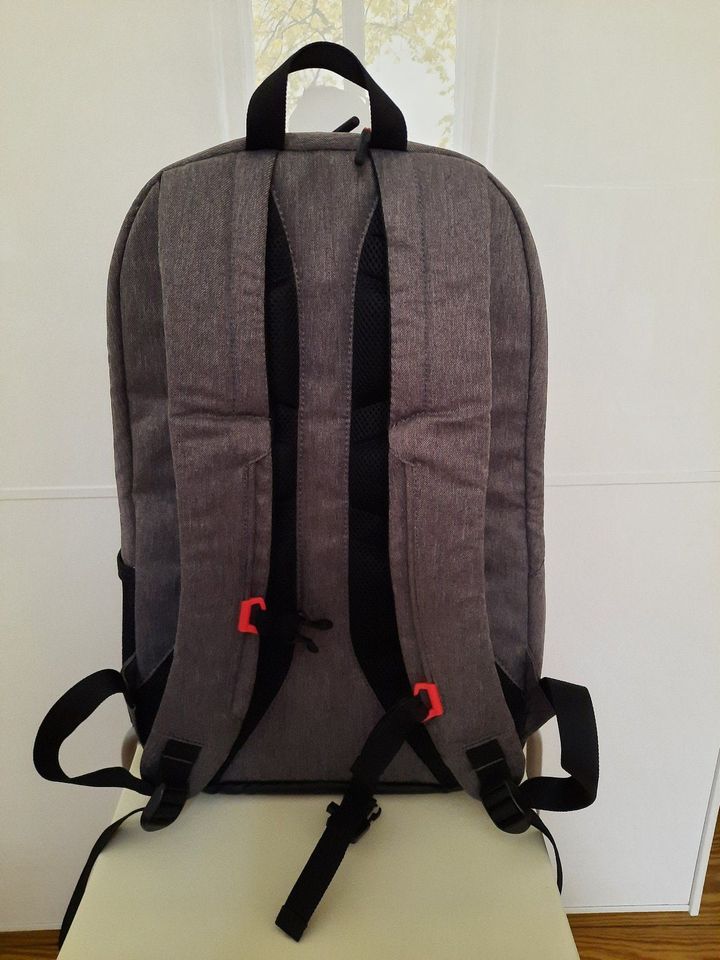 Targus Urban Commuter 15,6 Zoll Notebook-Rucksack – Grau in Berlin